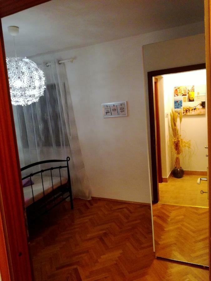 Sun House Apartment Brzac Exterior photo