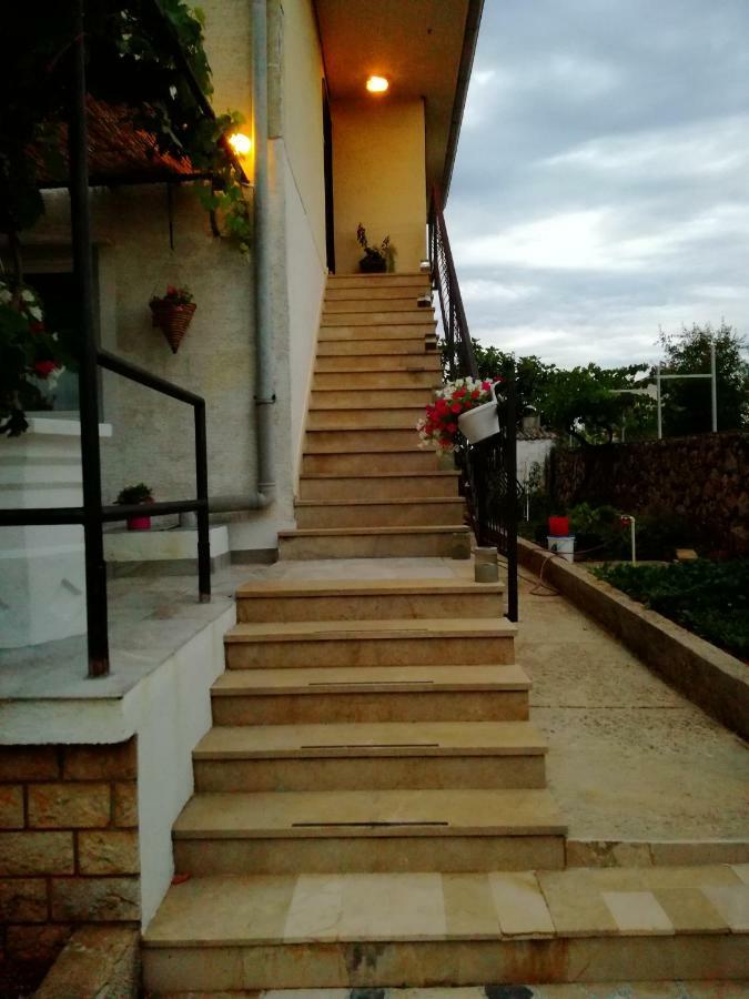 Sun House Apartment Brzac Exterior photo